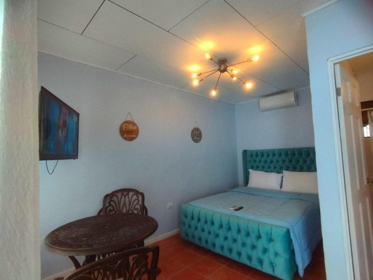 Hotel Mono Azul Quepos Kültér fotó