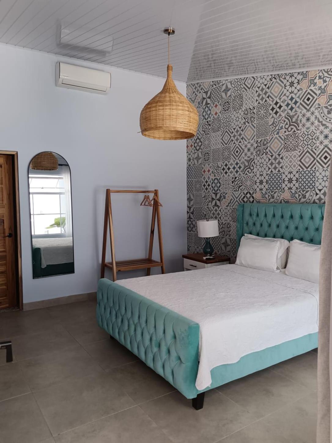 Hotel Mono Azul Quepos Kültér fotó