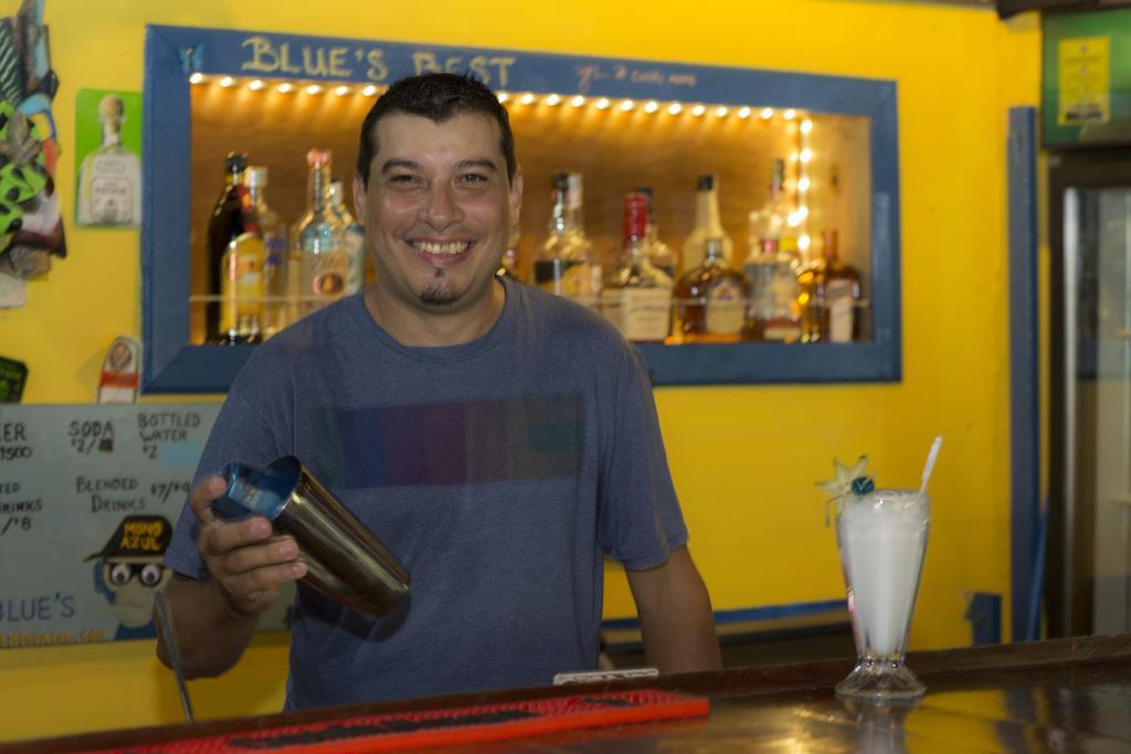 Hotel Mono Azul Quepos Kültér fotó